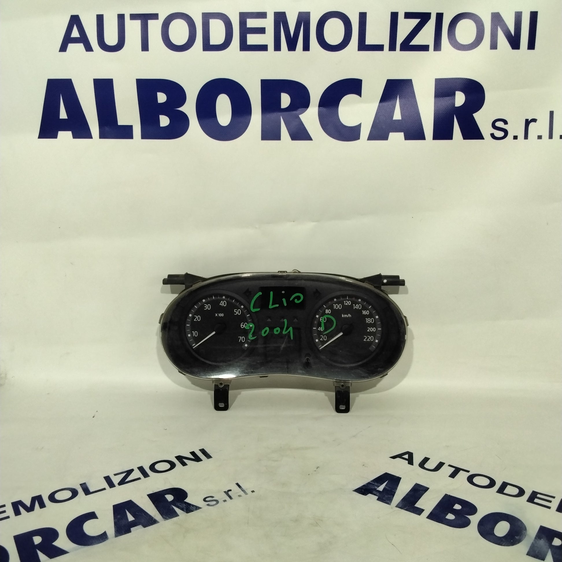 quadro strumenti/contachilometri/veglia renault clio anno 2004 codice:P8200276525