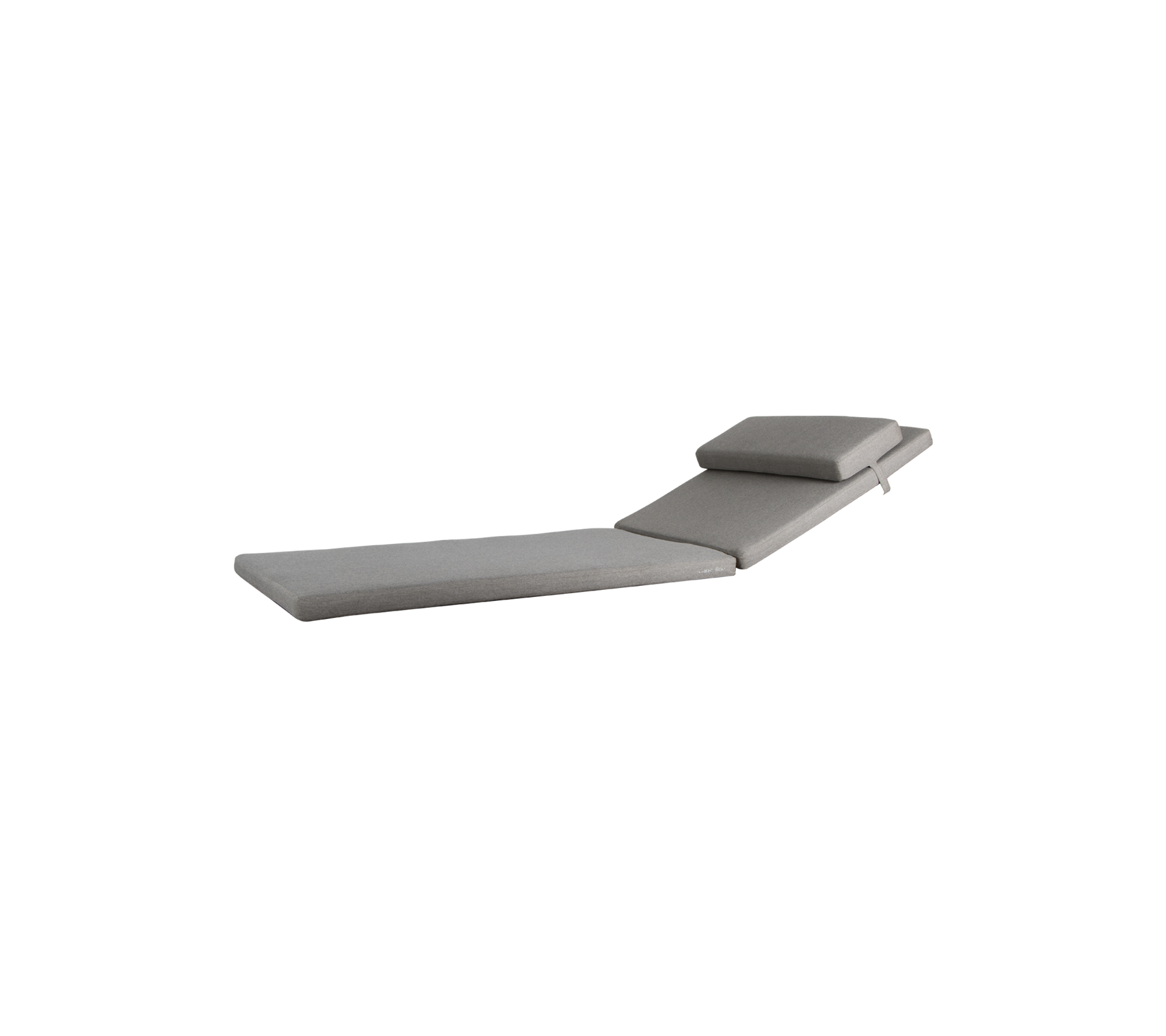 Een slanke, moderne chaise longue met een minimalistisch ontwerp in een zachte grijze bekleding, met een verstelbare rugleuning voor comfort.