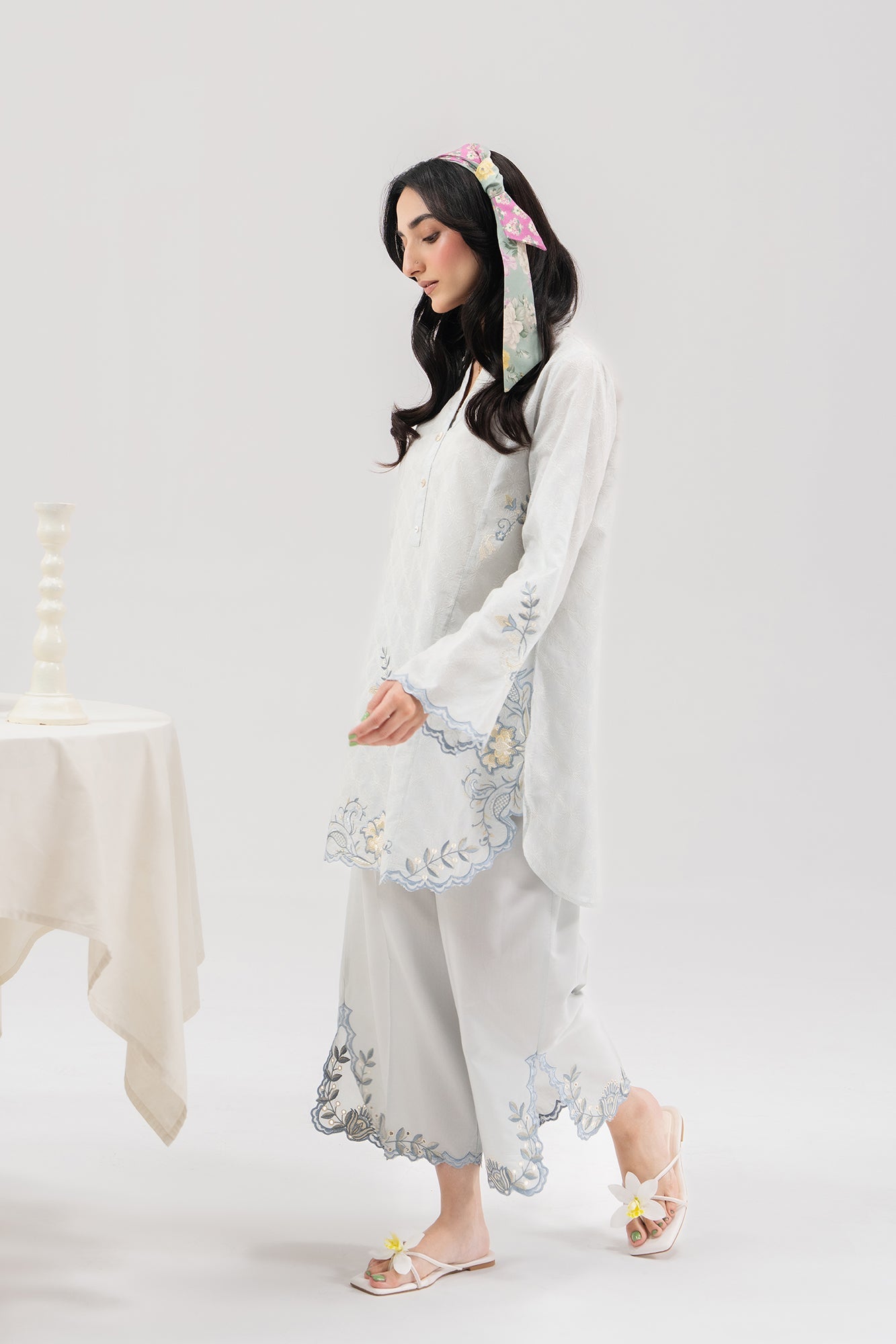 EMBROIDERED SUIT (E7715/102/617)