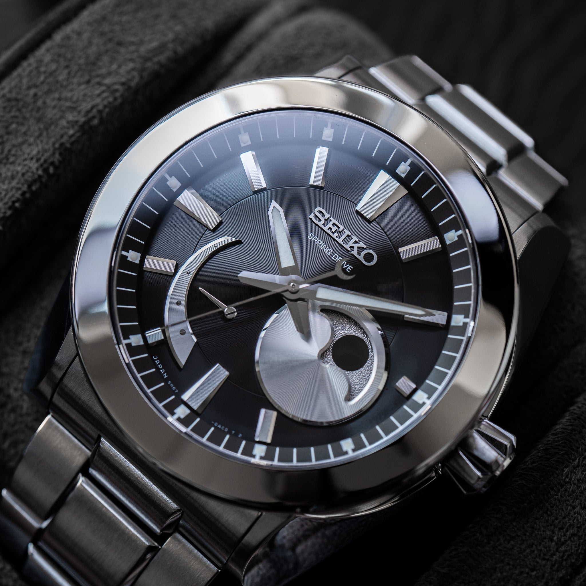 Seiko Spring Drive Moonphase SAEA011 / 5R67-0AC0