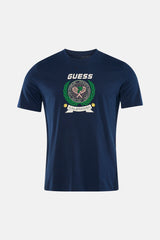 Blauw T-shirt met korte mouwen van Guess, met print van een tennislogo op de borst.