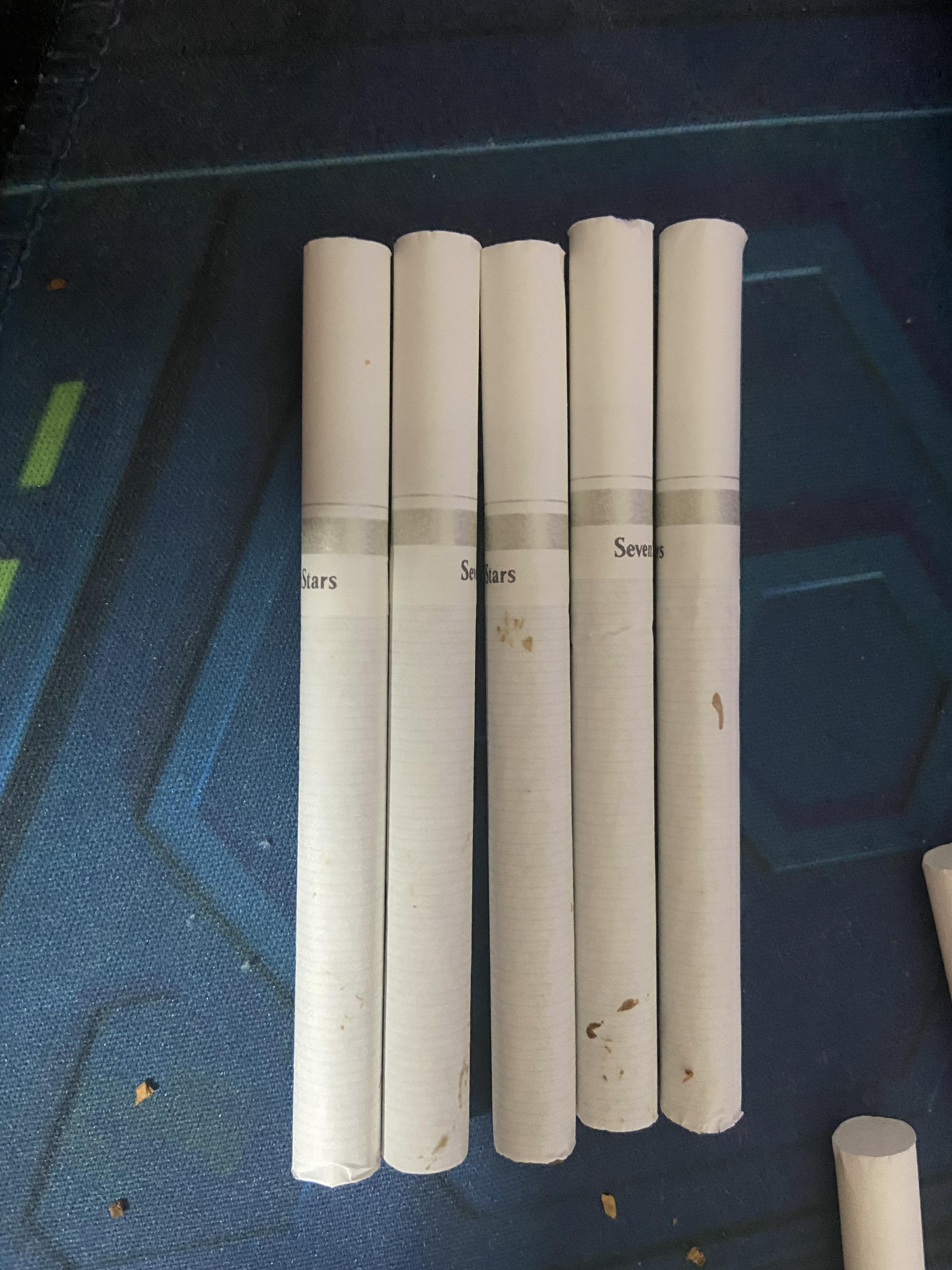 Brown spot in ciggarattes . Is this safe? Mold? : r/Cigarettes