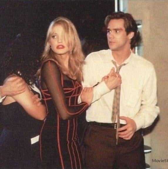 I'm trying to find this dress that Cameron Diaz wore in The Mask : r/HelpMeFind