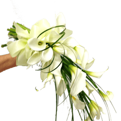 Gathered lilles, Wedding, Bride, Bridesmaid, Wedding celebration, Wedding flowers, Wedding bouquet