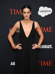 Caitlin Clark turns heads in elegant all-black Prada as she celebrates her singular achievement