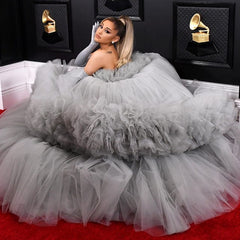 6 years ago, Ariana Grande wore her most iconic look ever at the 2020  Grammys. : r/ariheads