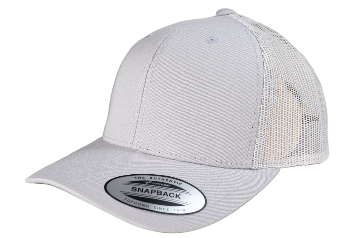 YUPOONG CLASSIC PLATA