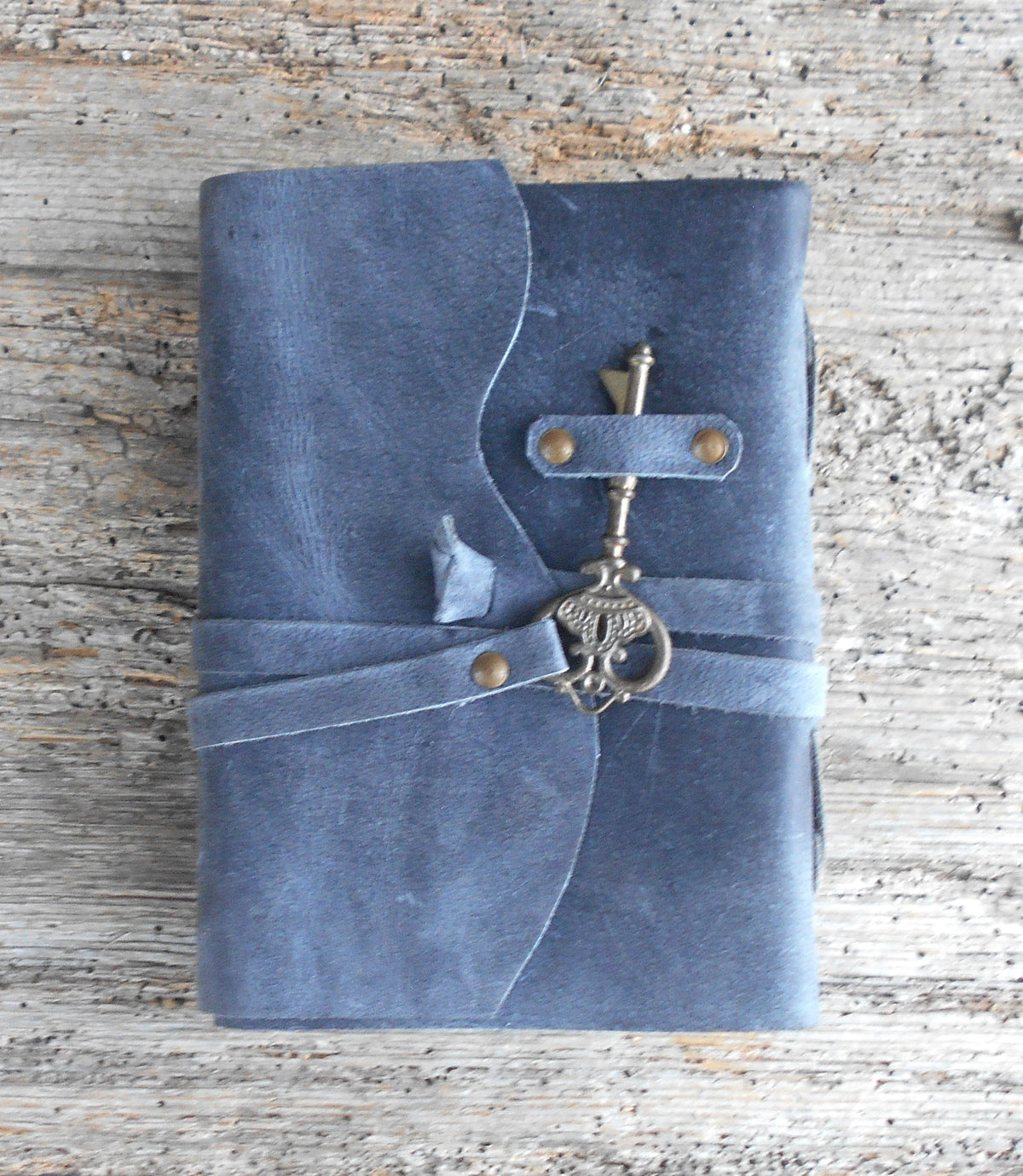 Leder-Notizbuch, handgearbeitet, Tagebuch, Vintage Notizbuch, handgeschöpftes Papier, Schlüssel