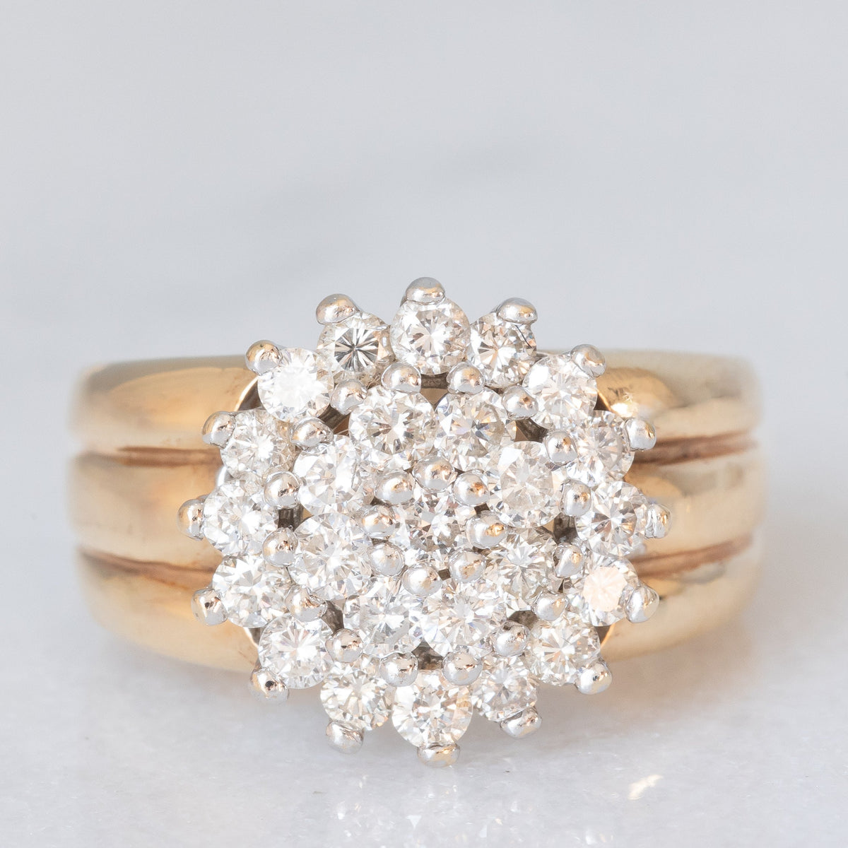 Vintage 14K yellow and white gold band flower ring with brilliant-cut diamonds (approx. 1ctw), 70s
