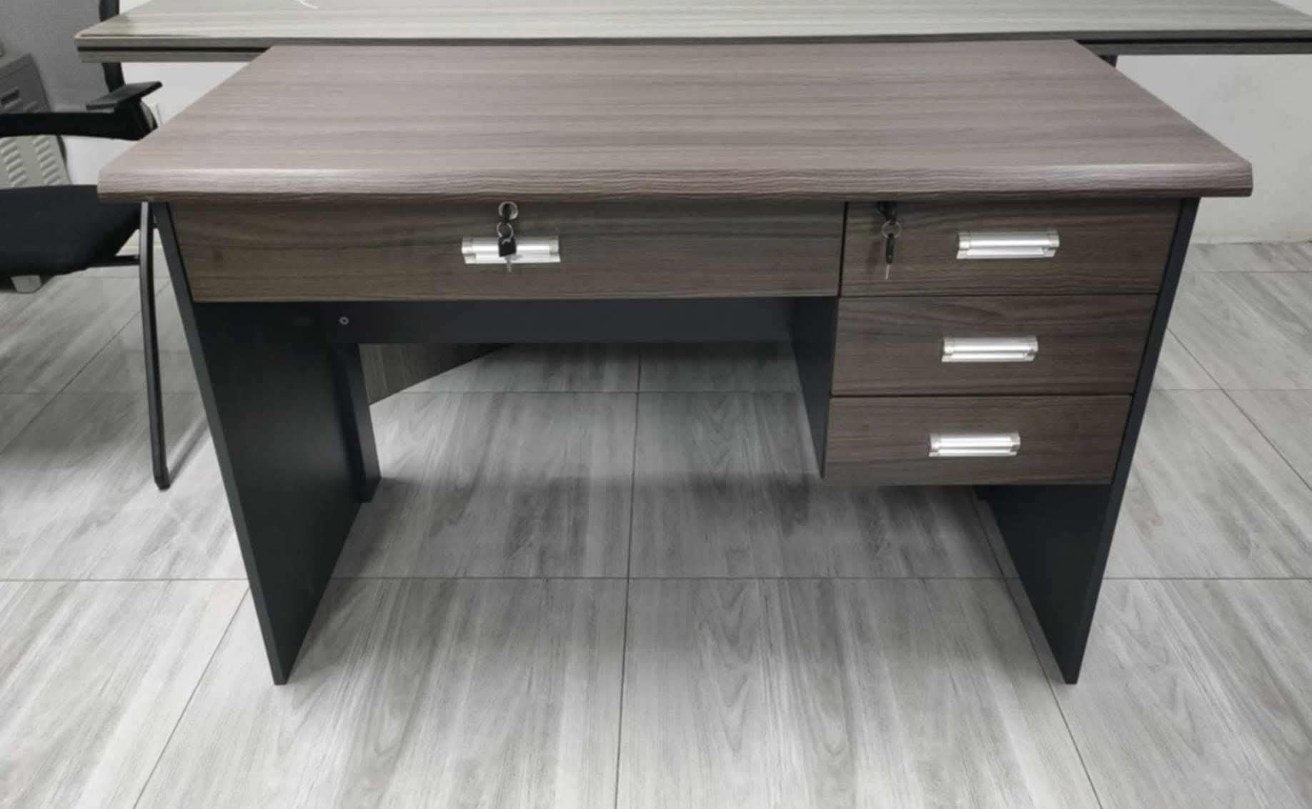 HF 1208 1.2 Office Table