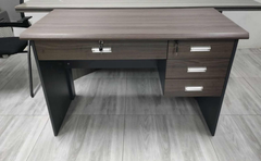 HF 1208 1.2 Office Table