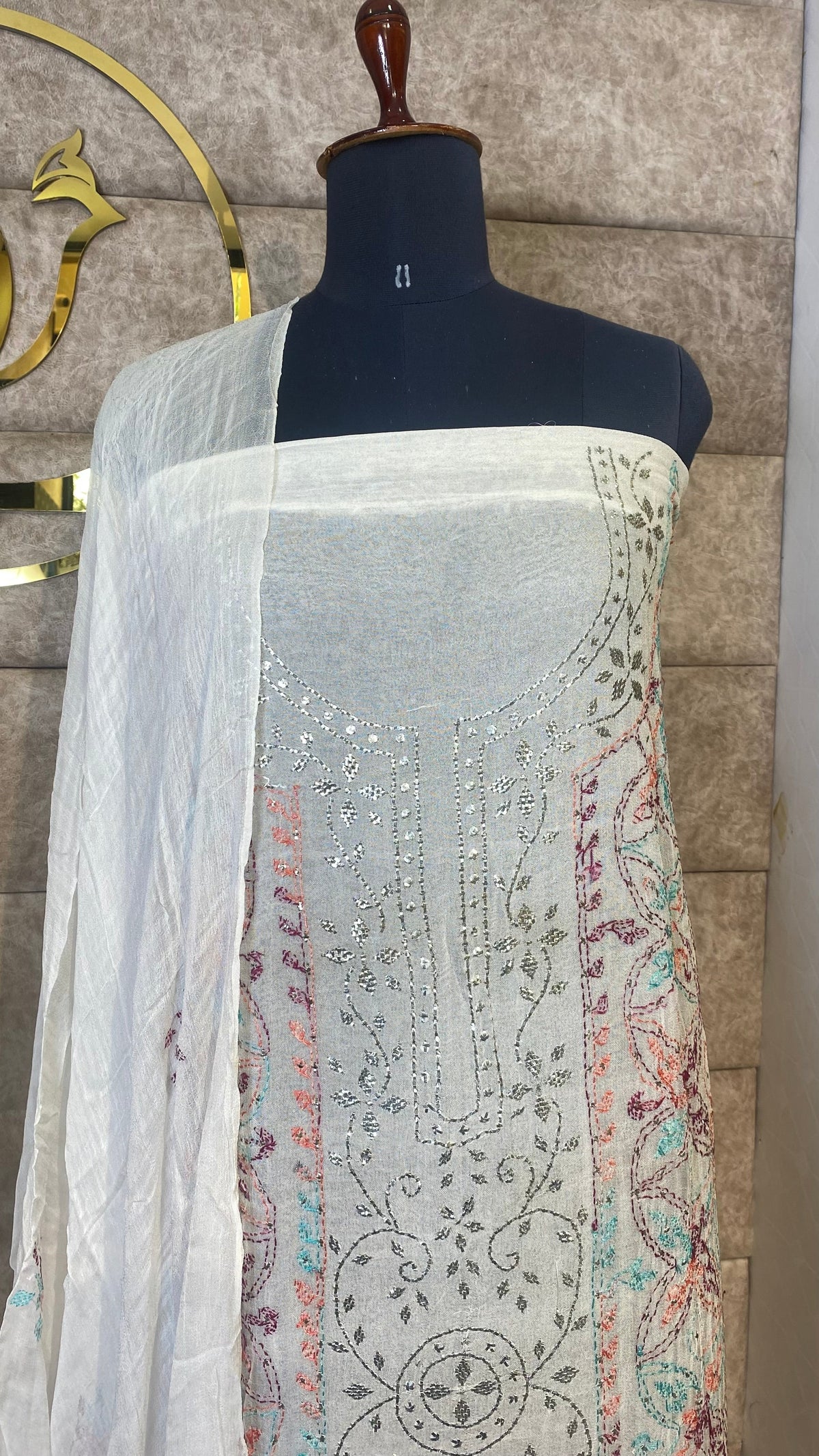 WHITE KARACHI TOP AND DUPATTA MATERIAL - 30621 (WITH OUT BOTTOM)