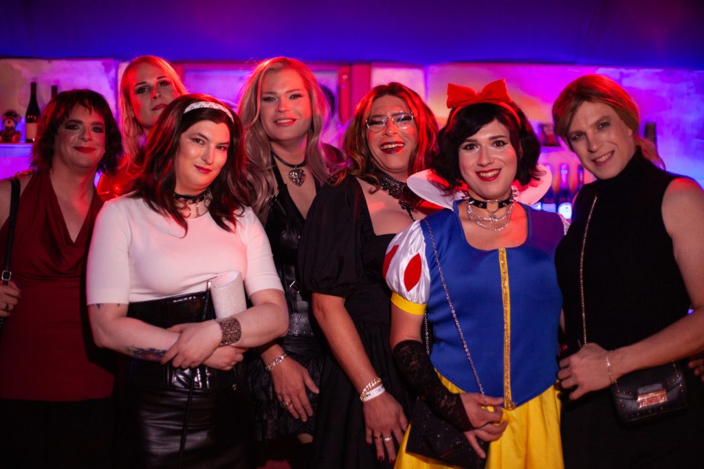Crossdress to Impress - 2025. február