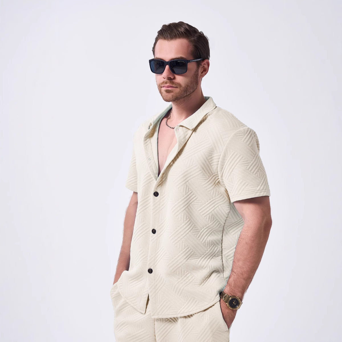 Herren Kurzarm-Hemd mit strukturiertem Design und modernen Akzenten Echoarchiv