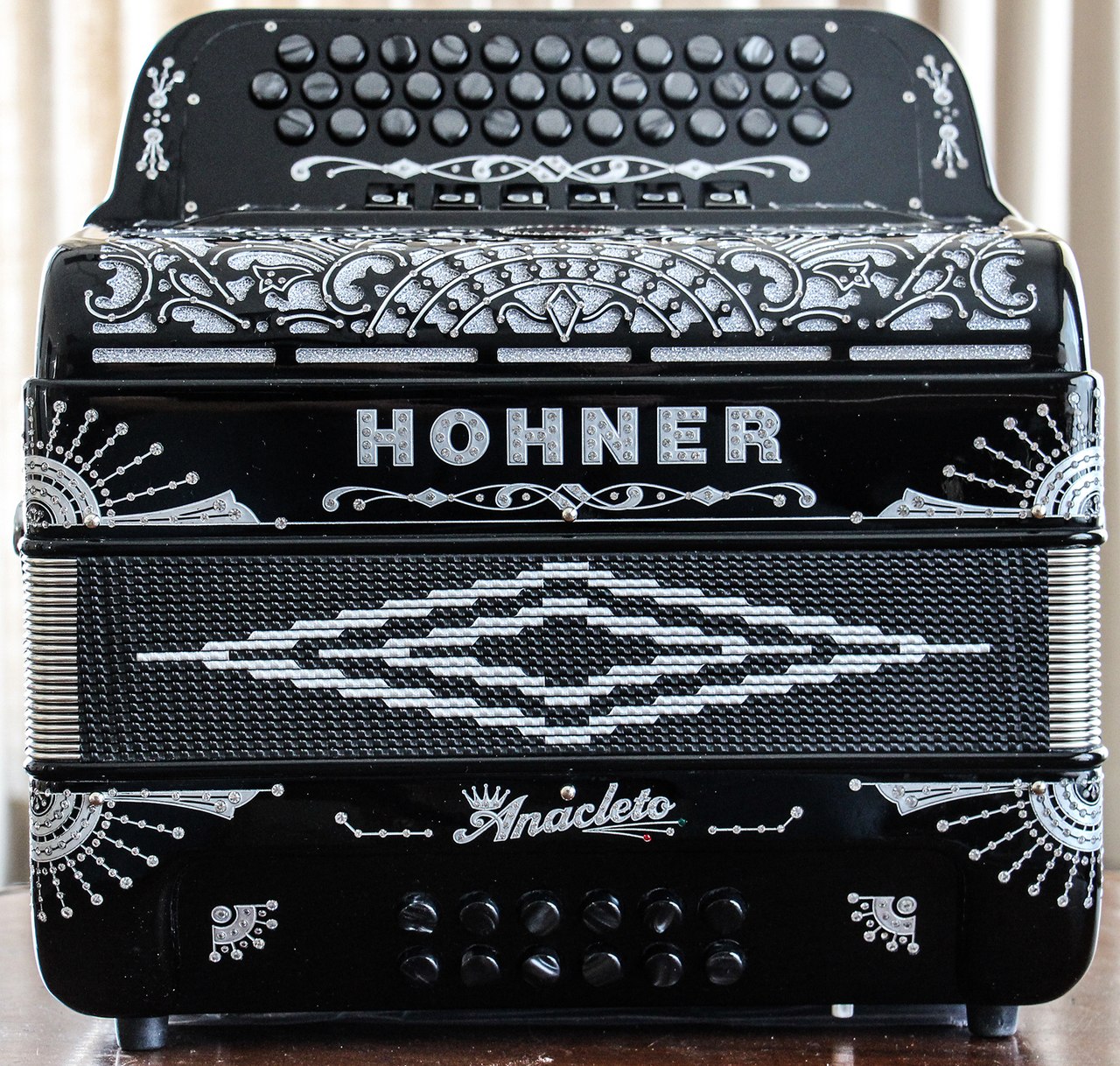 Hohner Anacleto Rey Del Norte Black and Silver