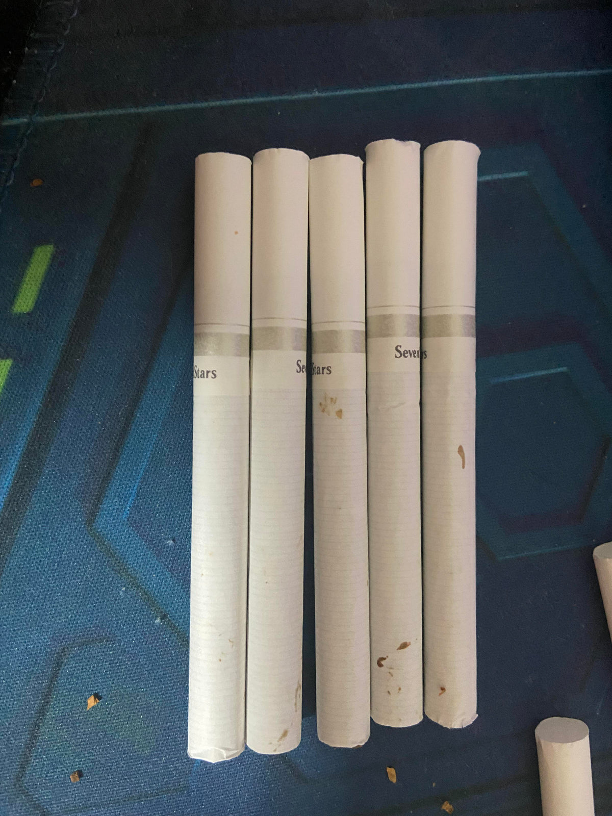 Brown spot in ciggarattes . Is this safe? Mold? : r/Cigarettes