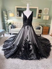 Jillian Black and Ivory Wedding dress, Black and White Wedding dress, Black Ivory Bridal Gown, V neckline Wedding dress, Lace Wedding dress