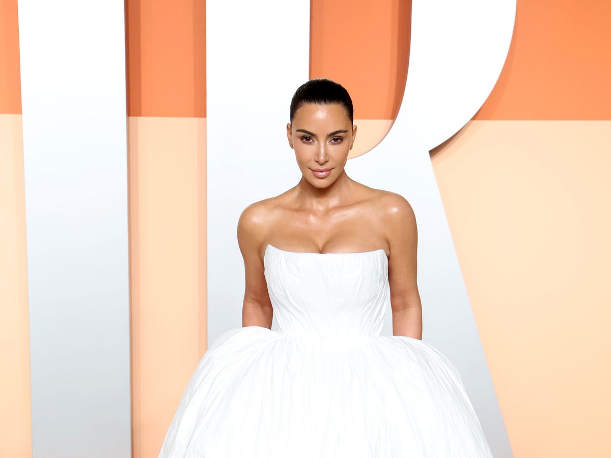 Kim Kardashian Wears a Bridal Balenciaga Ball Gown to the 2025 Vanity Fair Oscar Party