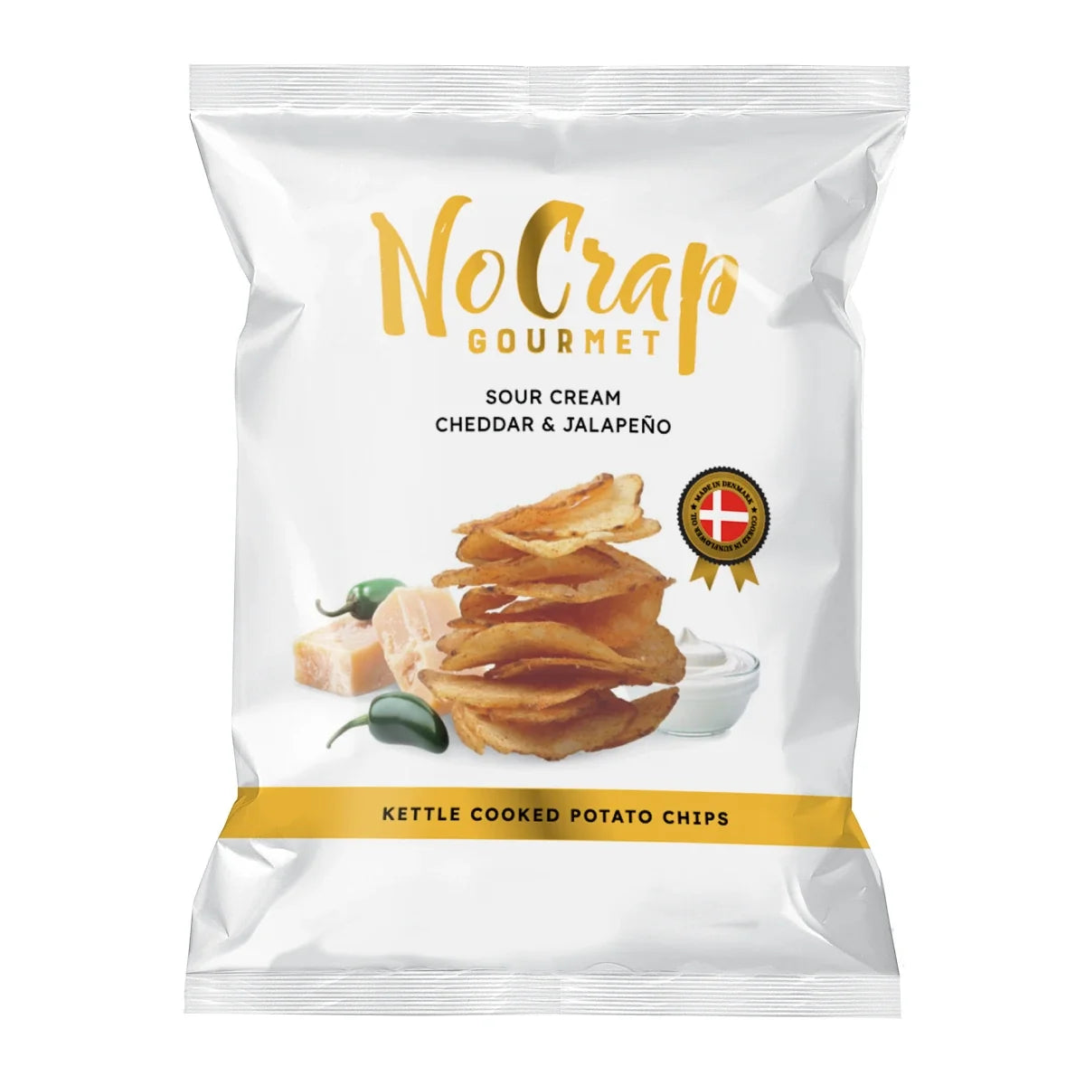 NoCrap Gourmet Sour Cream Cheddar & Jalapeño kettle cooked potato chips 150 g – sprøde kartoffelchips med sour cream-smag, cheddar/ost og jalapeño, krydret med hvidløg, persille, purløg og sort peber, produceret i Danmark; perfekt snack til tapas, øl, vin og hygge