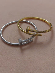 Bracelet juste un clou full